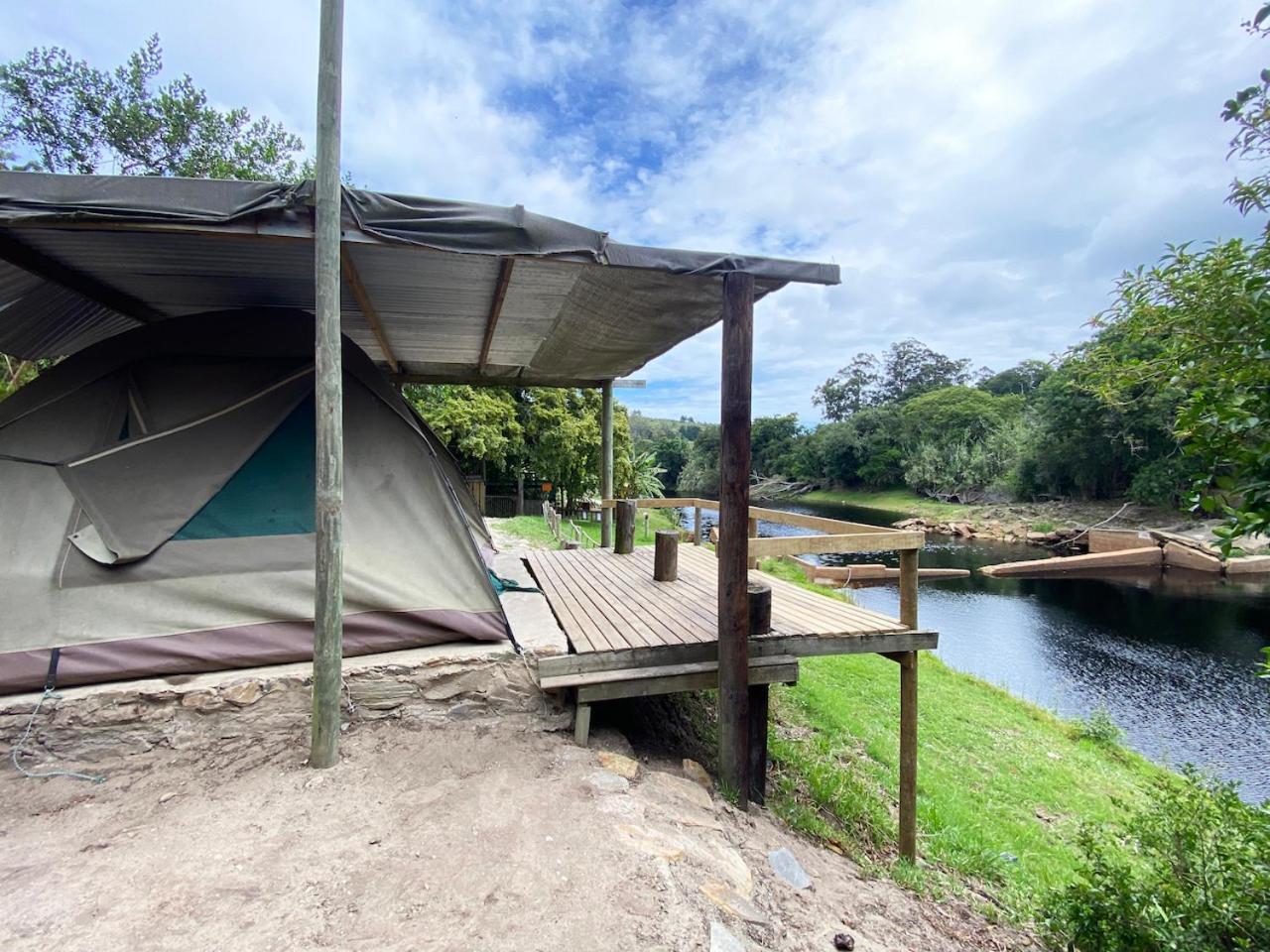 The Riverdeck Accommodation And Backpackers Knysna Exteriér fotografie